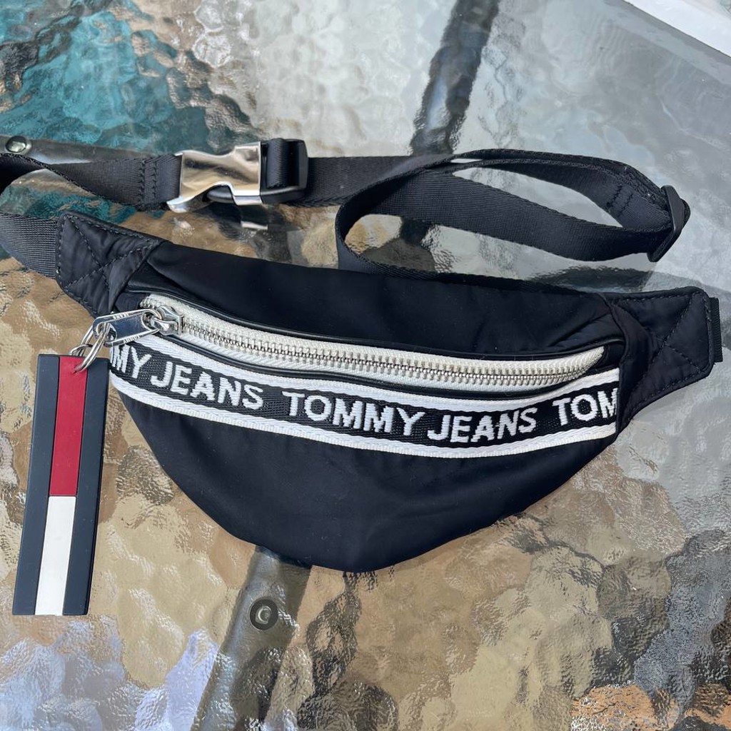 Поясная сумка Tommy Jeans