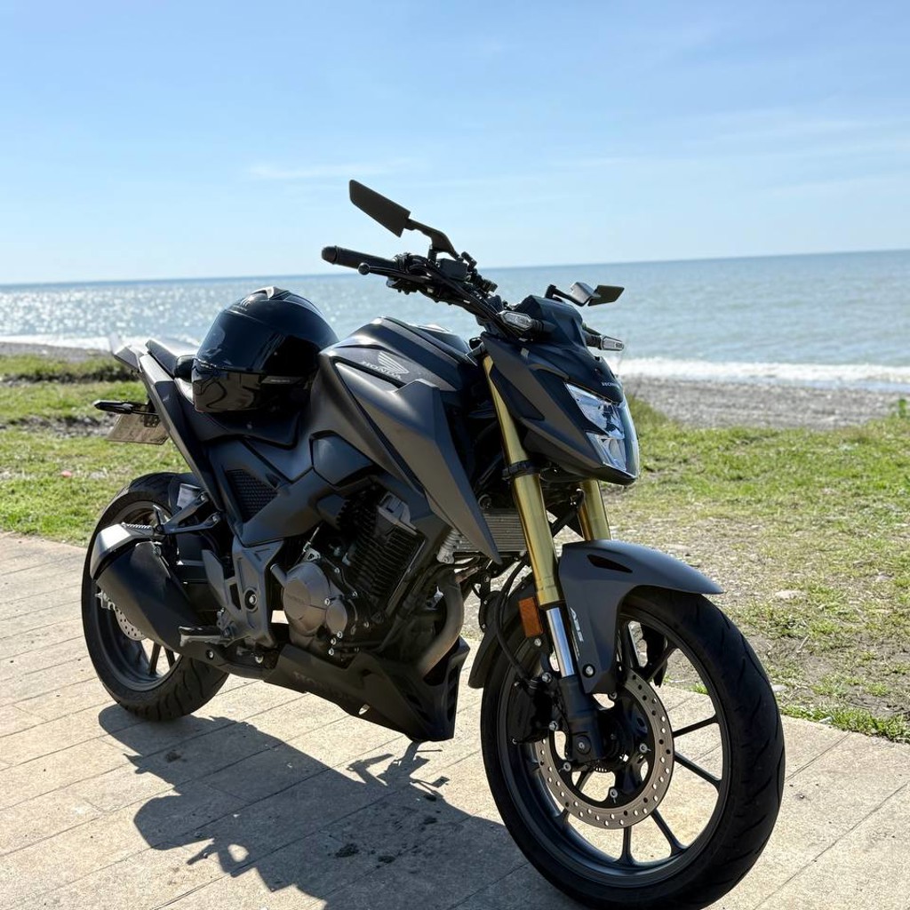 Honda CB300F