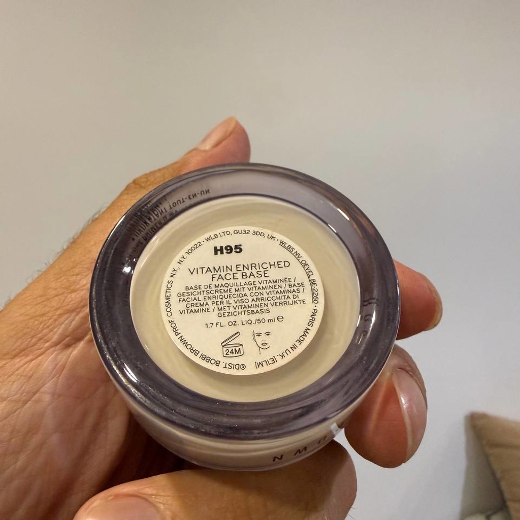 База под макияж Bobbi Brown