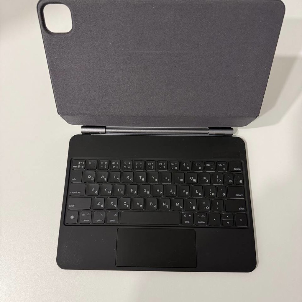 Реплика клавиатуры на Ipad Pro m4