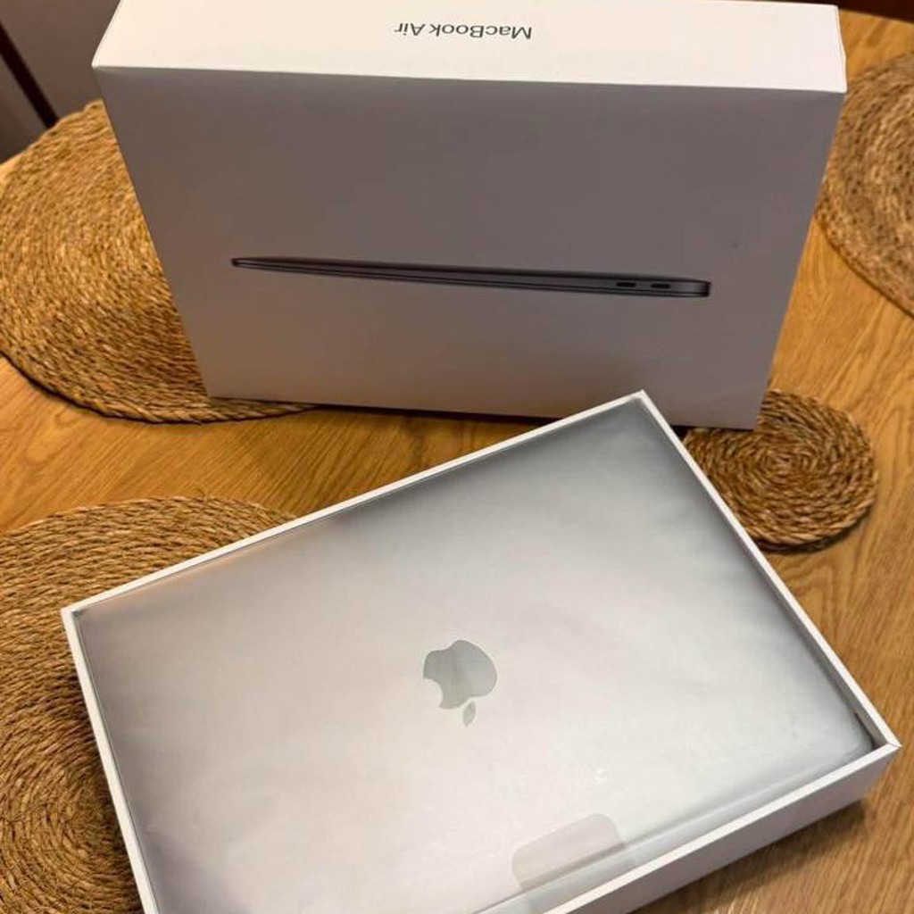 Apple MacBook Air M1 (2020)