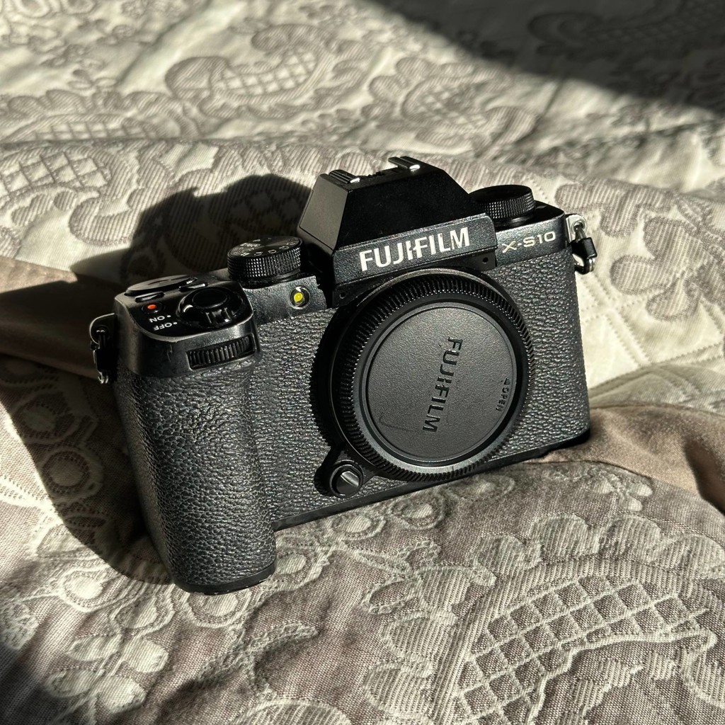 Камера Fujifilm X-S10 Body