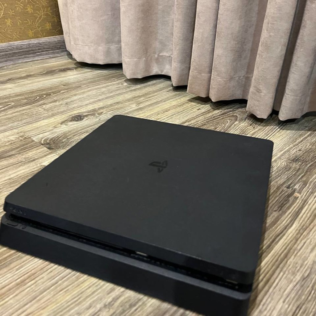 Sony PlayStation 4