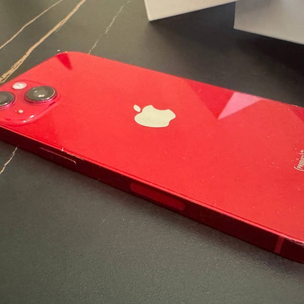 IPhone 13 Red