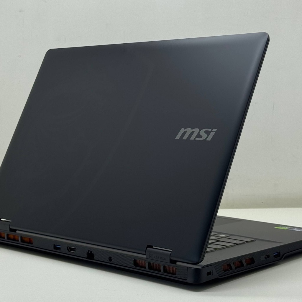 Ноутбук MSI Crosshair 18 HX AI