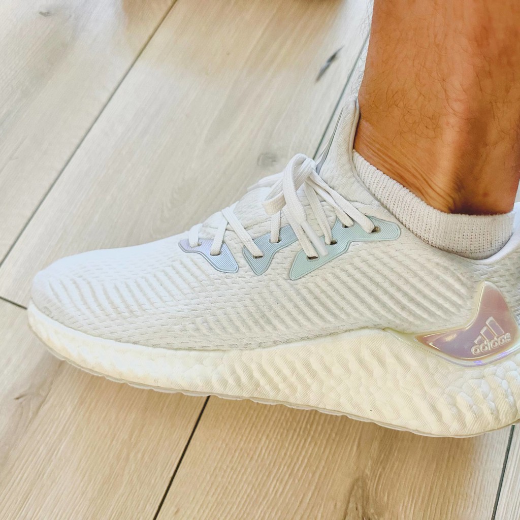 Кроссовки Adidas alphaboost