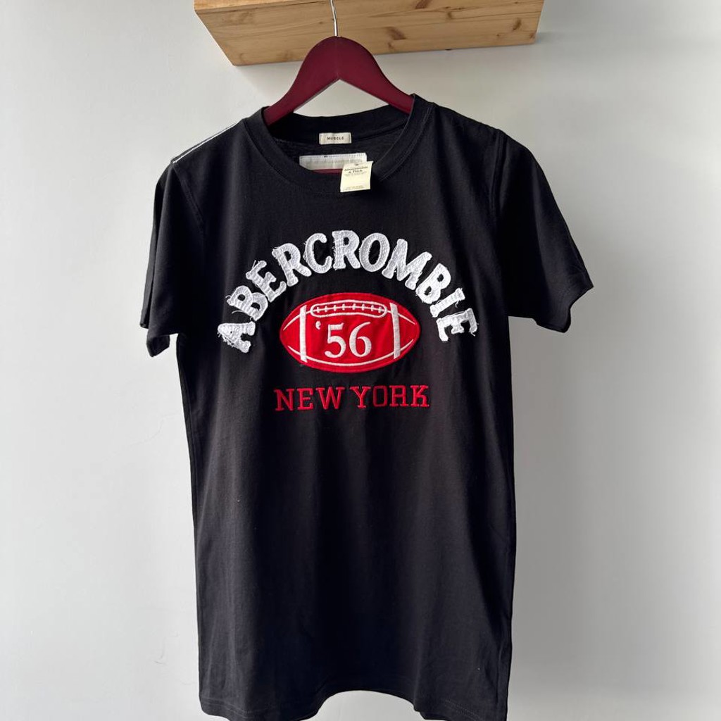 Футболка Abercrombie & Fitch