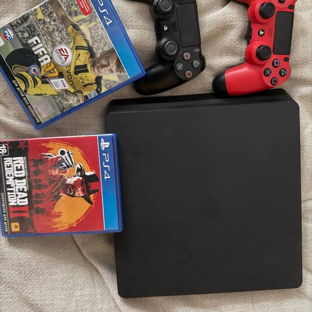 Playstation 4 Slim