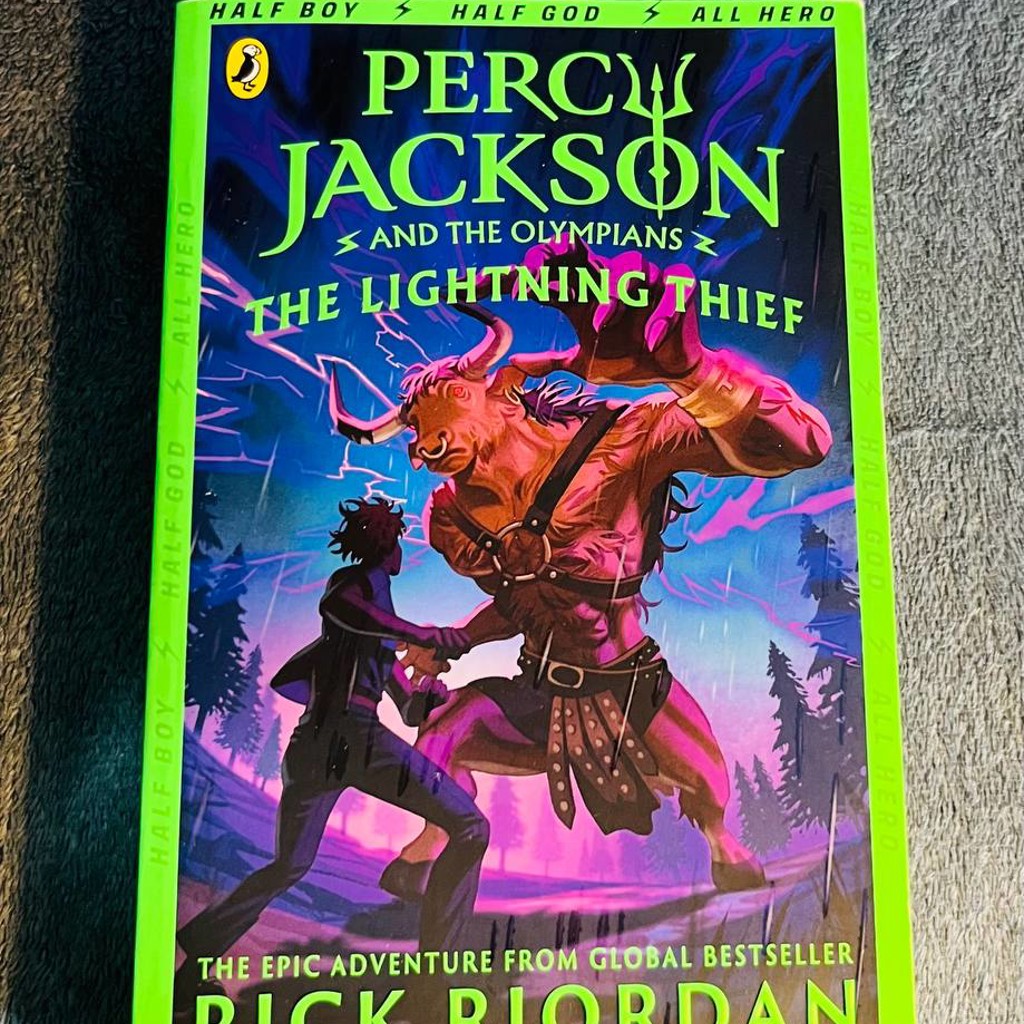 Первая книга из серии «Percy Jackson and The Olympians»