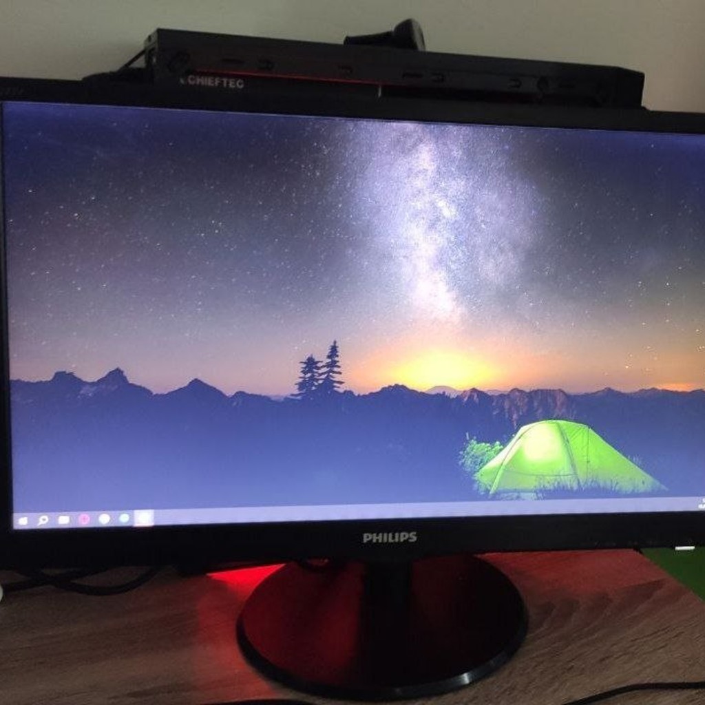 Монитор Philips 223v