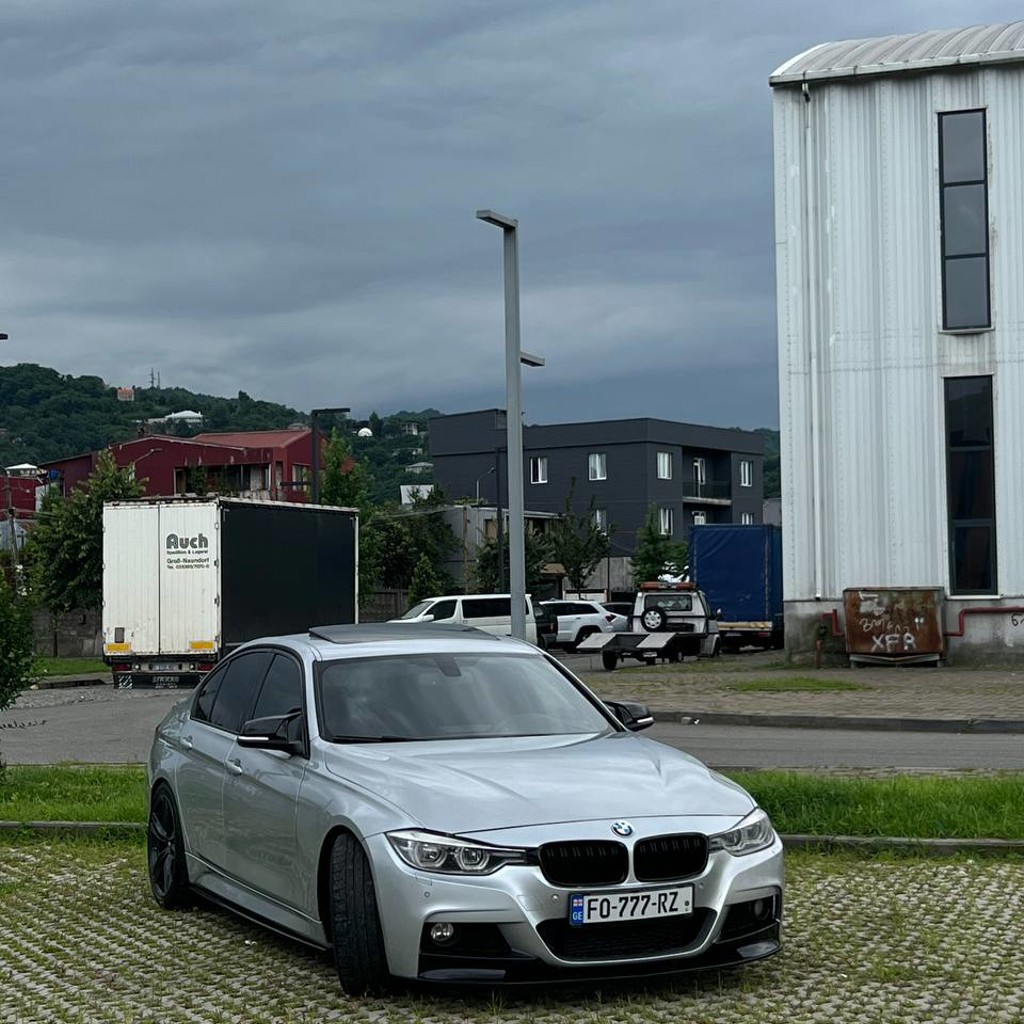 BMW 328i F30