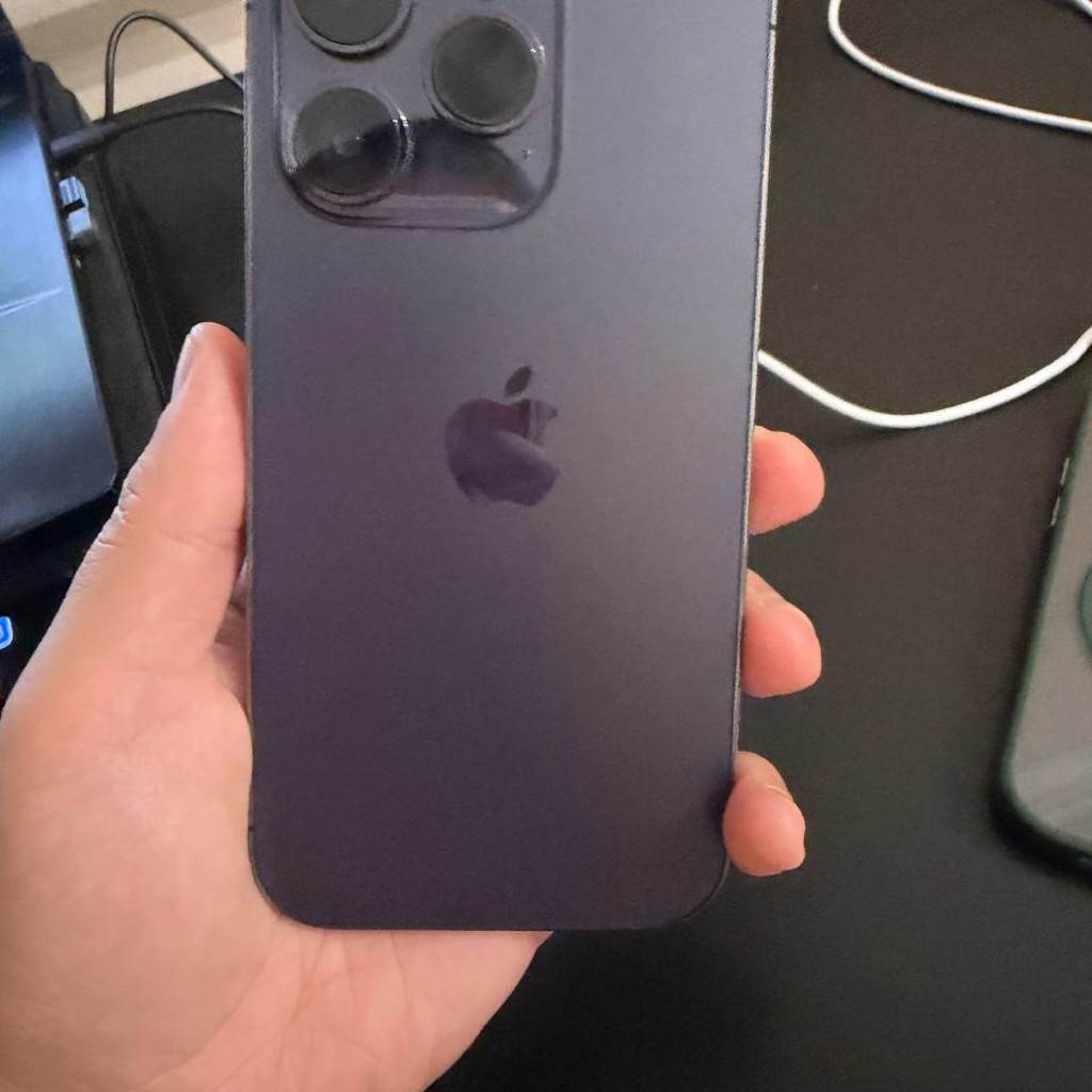 IPhone 14 Pro deep purple