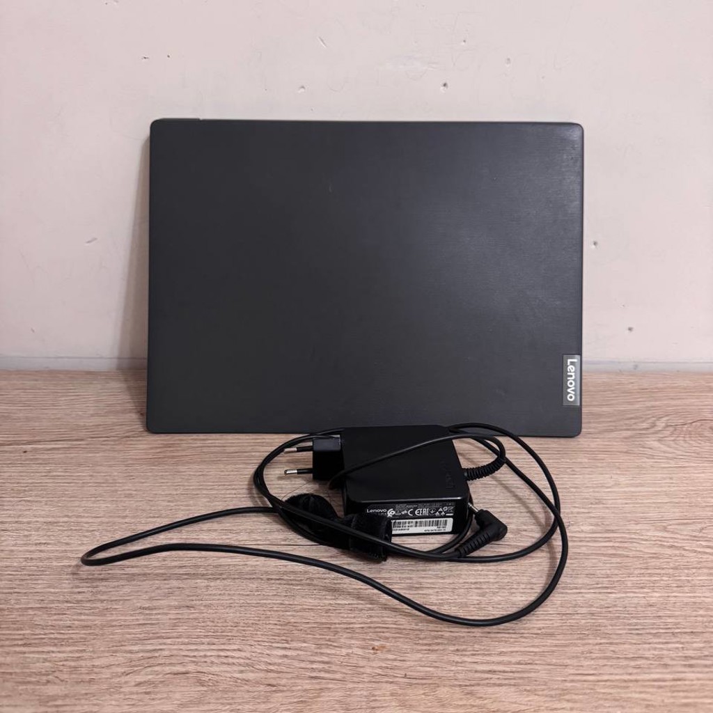 Ноутбук Lenovo V14-ADA