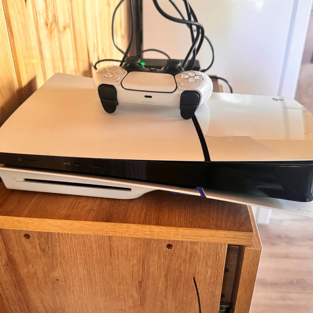 PS5 Slim с дисководом