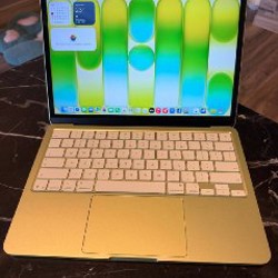 MacBook Neo Yellow - фото 2
