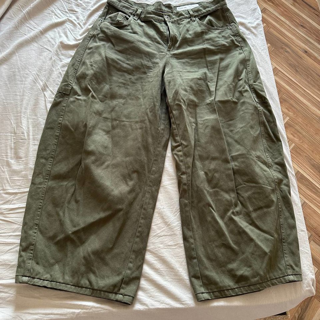 Джинсы женские Bershka