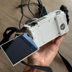 Камера Sony ZV-E10 Kit - фото 3