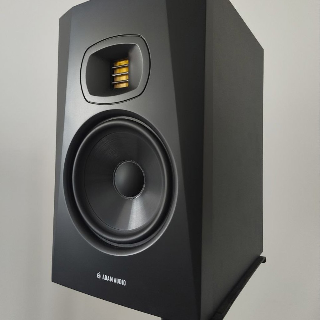 Монитор Adam T7V