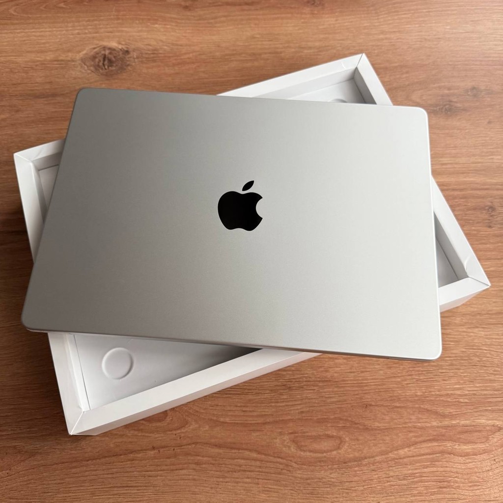 MacBook Pro 14