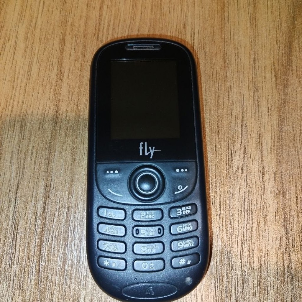 Кнопочный телефон Fly