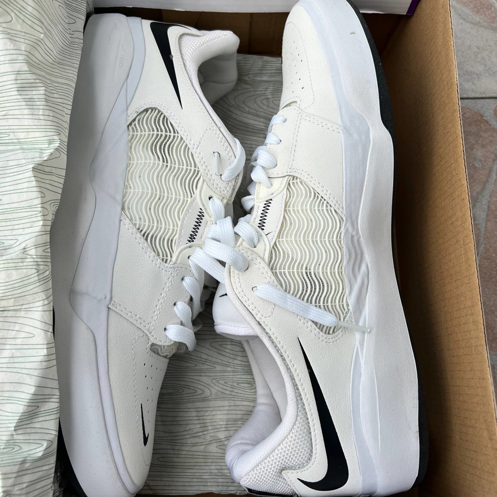 Оригинальные кроссовки Nike