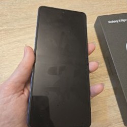 Samsung Galaxy Z Flip 7 - фото 3