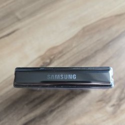 Samsung Galaxy Z Flip 5 - фото 2