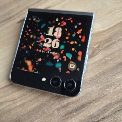 Samsung Galaxy Z Flip 5 - фото 4