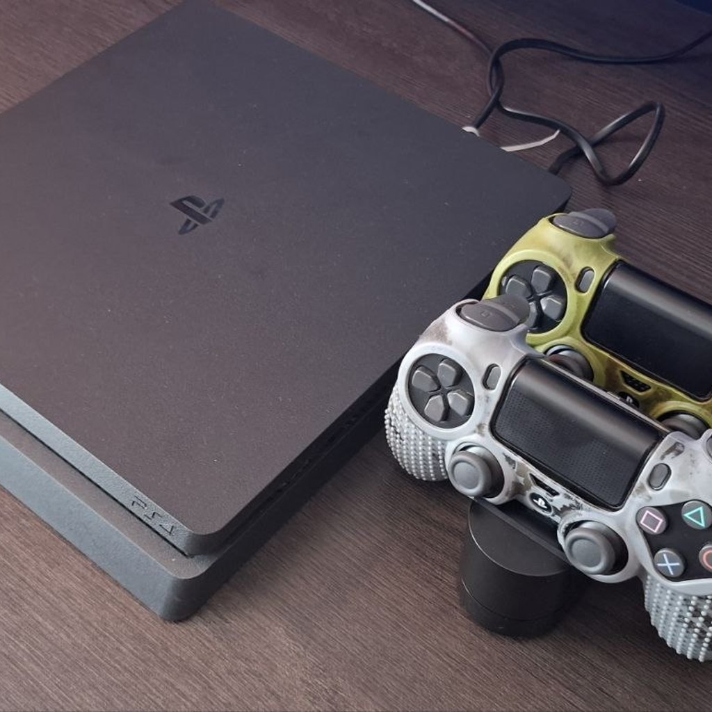 PS4 Slim