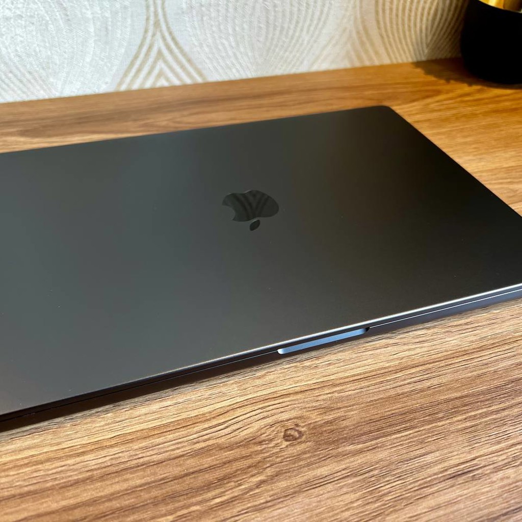 MacBook Pro 16' M3 Pro (2023)