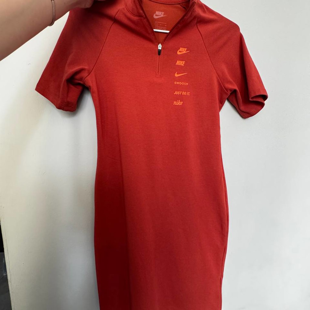 Платье Nike
