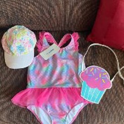 Детские купальники, сумочка и кепка - фото 1