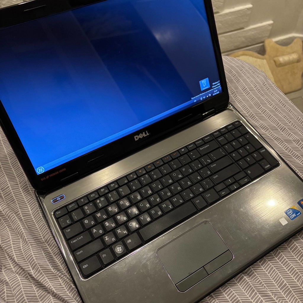 Ноутбук DELL