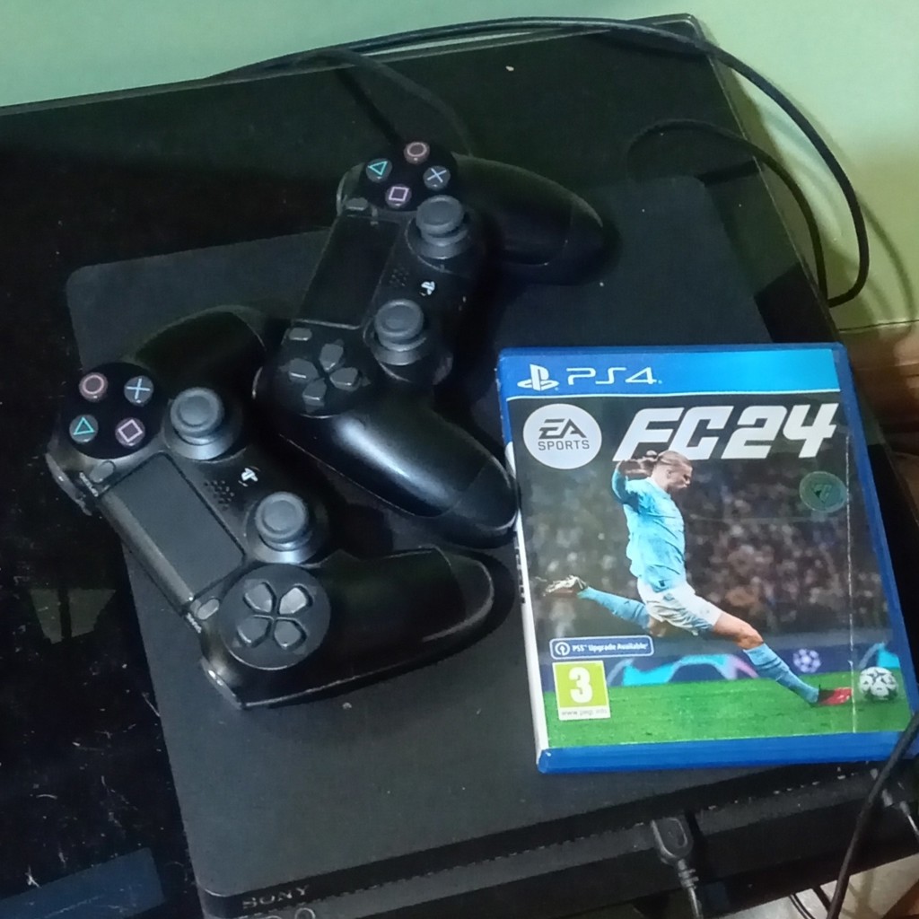 PlayStation 4 Slim