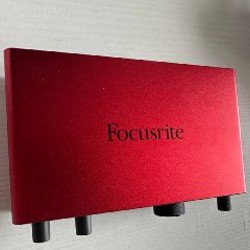 Аудиоинтерфейс Focusrite Scarlett 2i2 (4th Gen) - фото 2