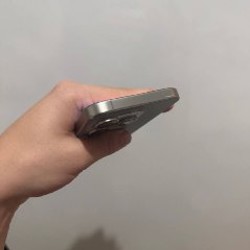 Iphone 16 pro - фото 3