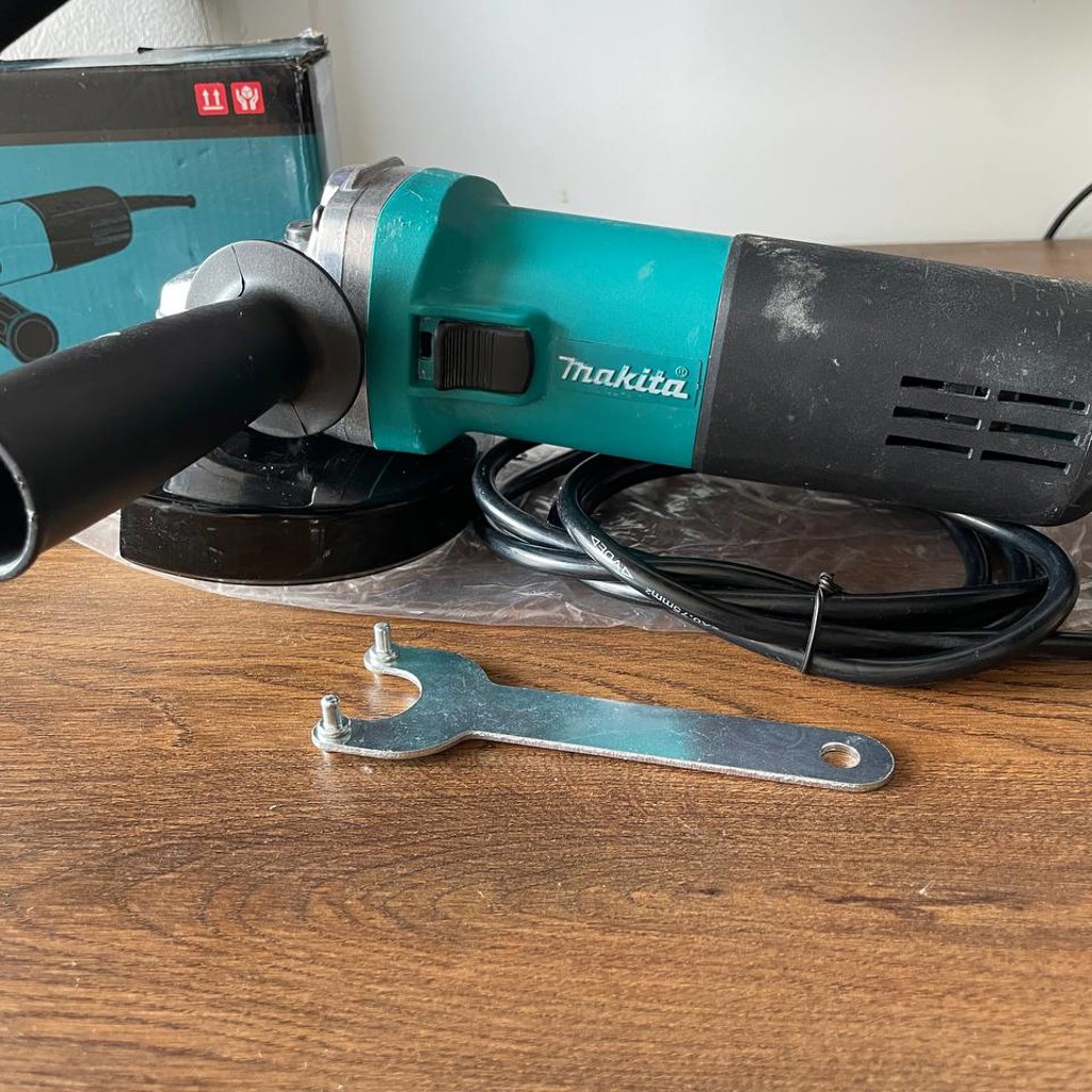 Болгарка Makita