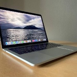 MacBook Pro 2017 Silver - фото 2