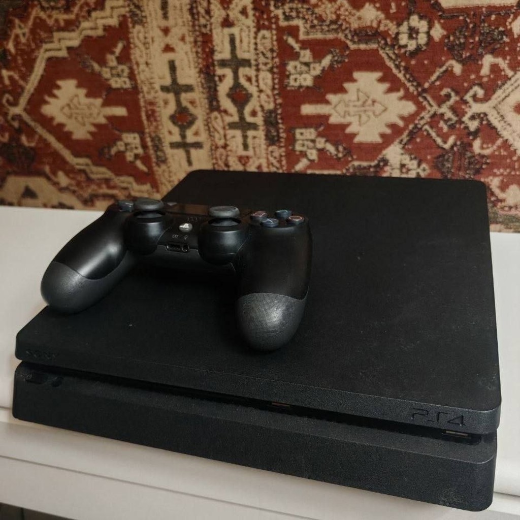 PlayStation 4 Slim 1tb