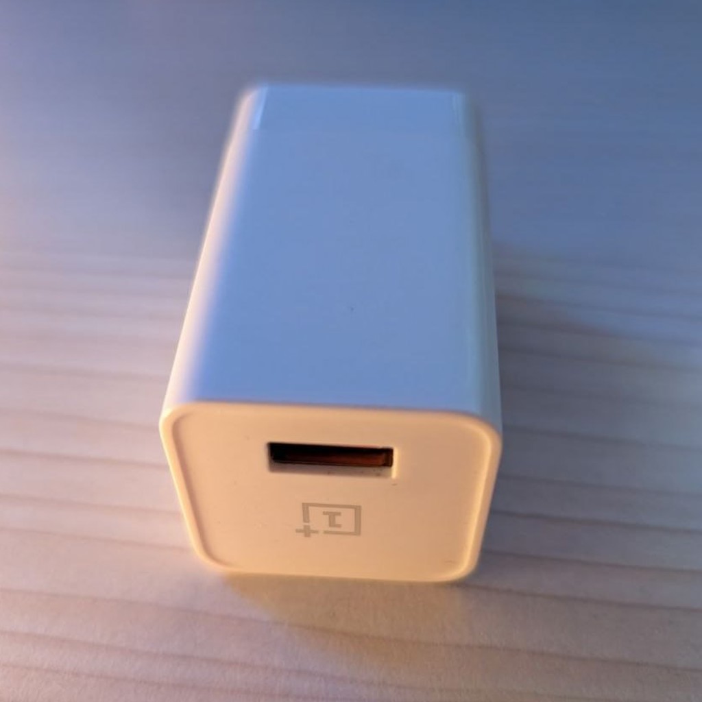 Зарядный блок OnePlus 5V 4A Dash Charger