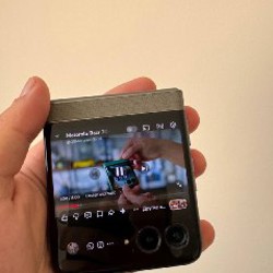 Смартфон Motorola RAZR 70 5G - фото 3