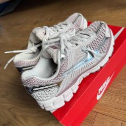 Nike Zoom Vomero 5 - фото 2