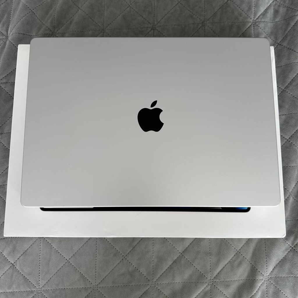 MacBook Pro 16