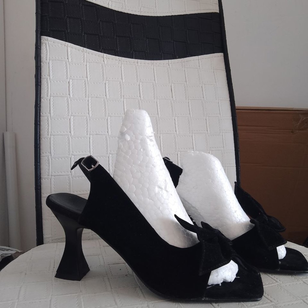 Кроссовки