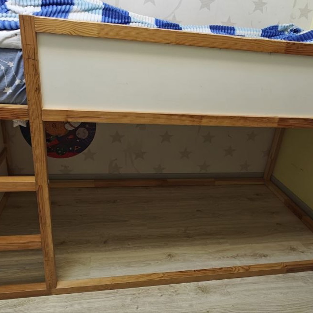 Кровать двухъярусная