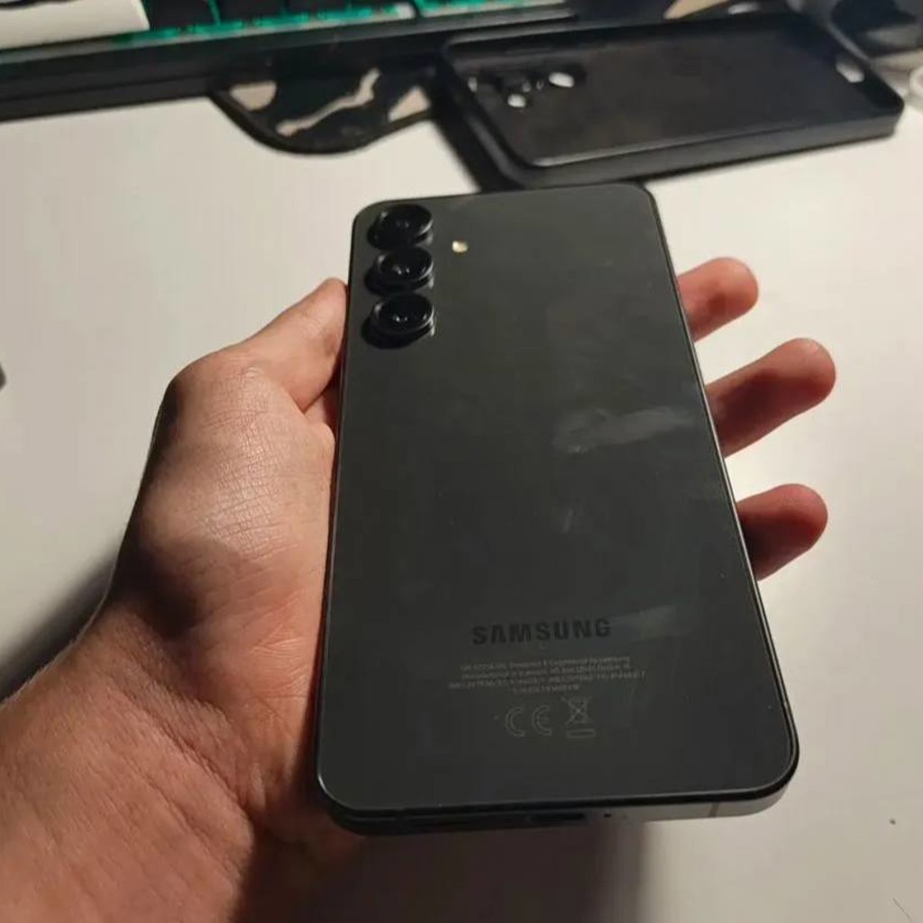 Samsung S24 FE