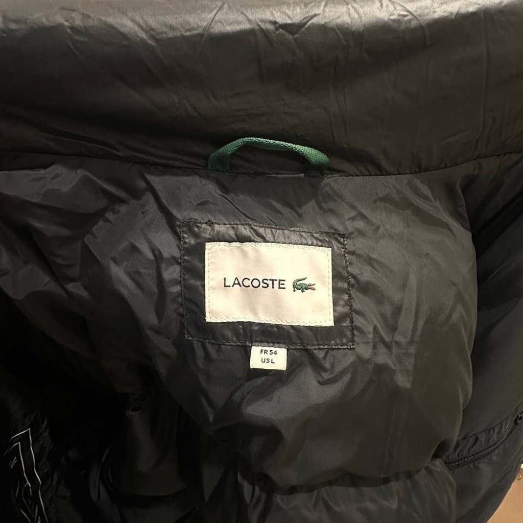 Чёрная лёгкая куртка Lacoste
