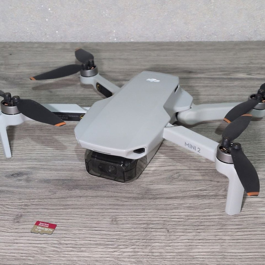 Квадрокоптер DJI Mini 2