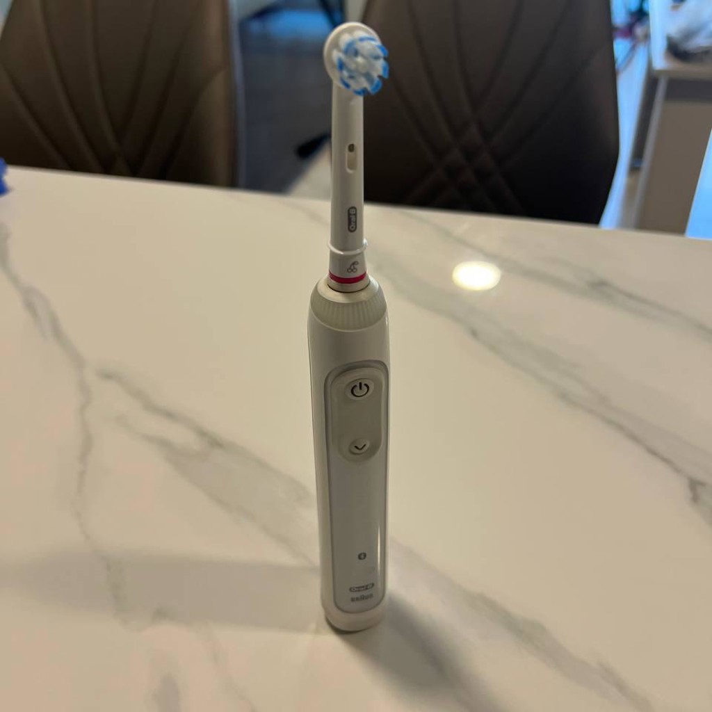 Зубная щетка Oral-B Braun Genius X Limited Edition