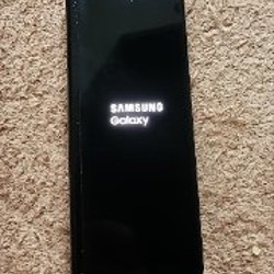 Samsung Galaxy Z Fold 3 5G - фото 2